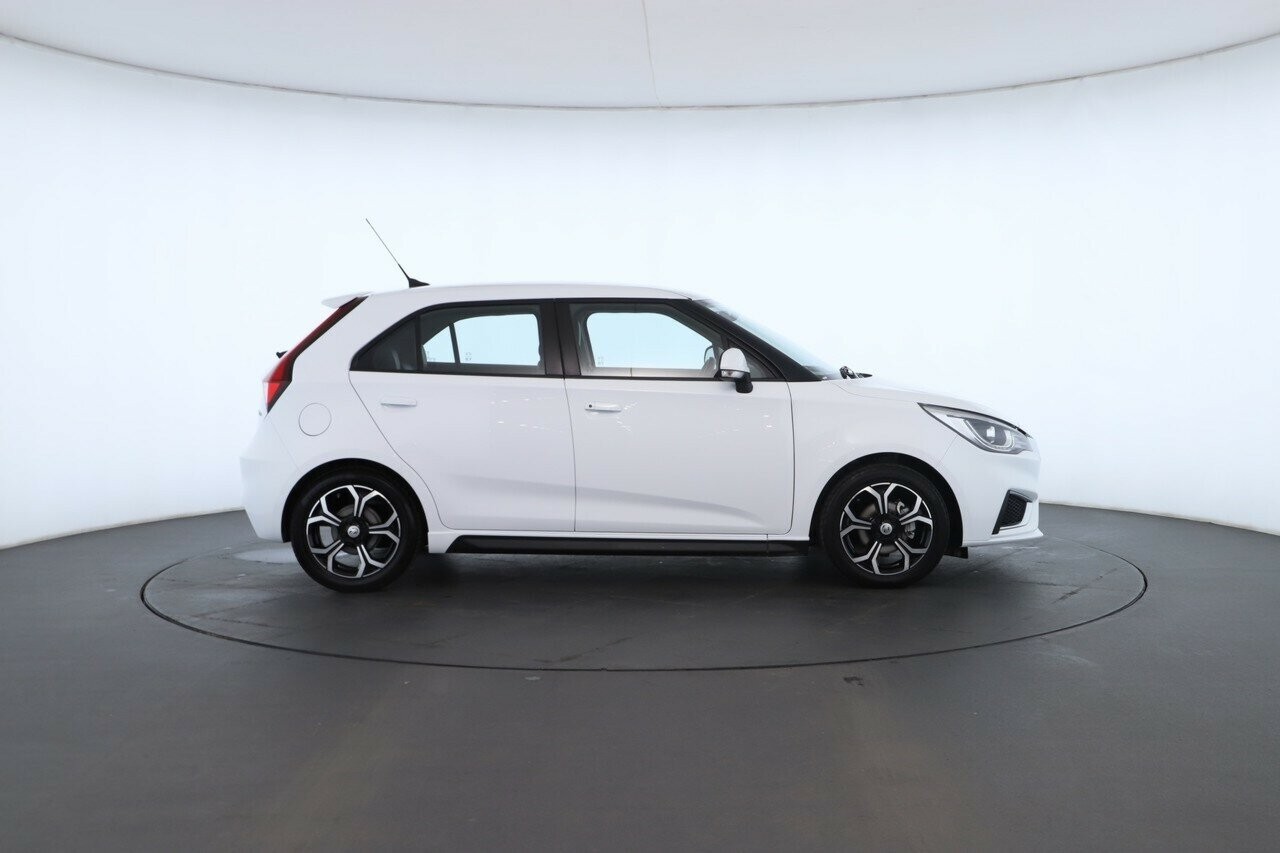 MG Mg3 image 2