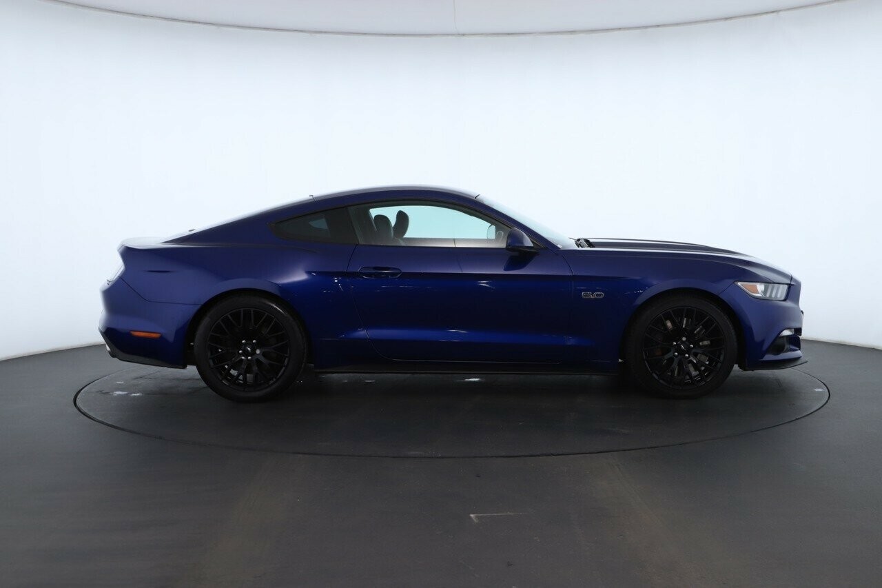 Ford Mustang image 2