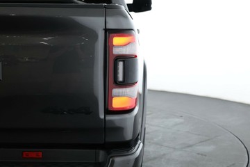 https://vehicle-cdn.autoleague.cloud/30353_61037513_12.jpg