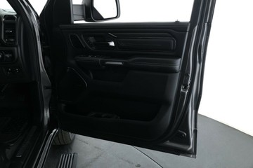 https://vehicle-cdn.autoleague.cloud/30353_61037513_15.jpg