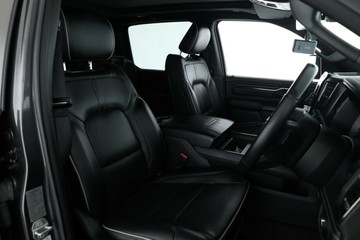 https://vehicle-cdn.autoleague.cloud/30353_61037513_16.jpg