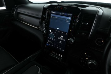 https://vehicle-cdn.autoleague.cloud/30353_61037513_20.jpg