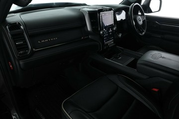 https://vehicle-cdn.autoleague.cloud/30353_61037513_26.jpg