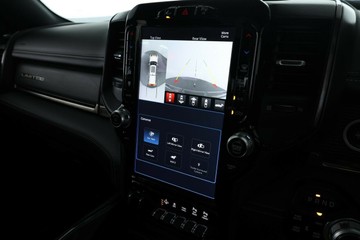https://vehicle-cdn.autoleague.cloud/30353_61037513_31.jpg