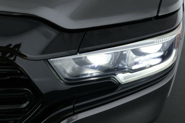 https://vehicle-cdn.autoleague.cloud/30353_61037513_7.jpg