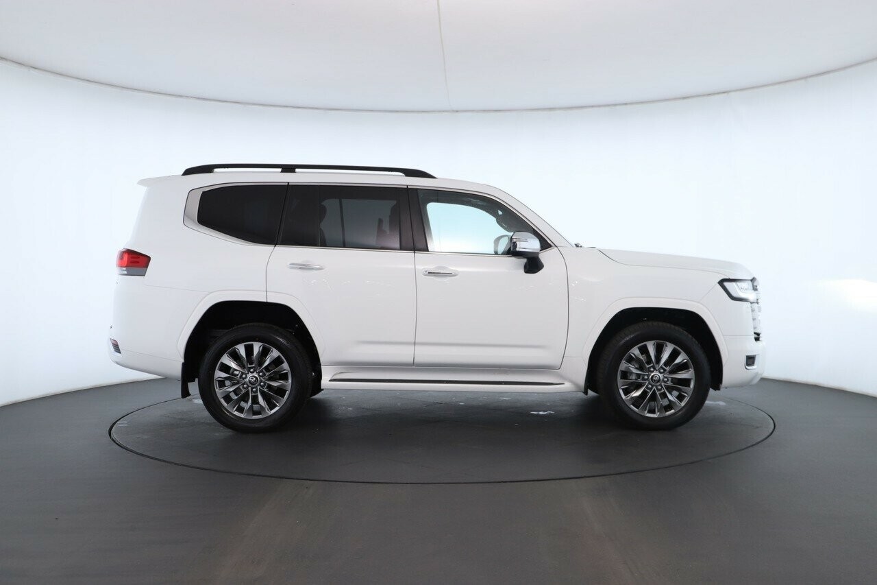 Toyota Landcruiser image 2