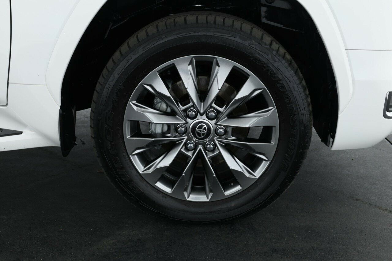 Toyota Landcruiser image 3