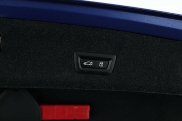 https://vehicle-cdn.autoleague.cloud/30353_61037573_16.jpg