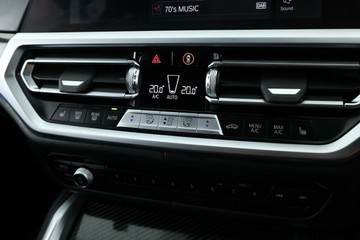 https://vehicle-cdn.autoleague.cloud/30353_61037573_26.jpg