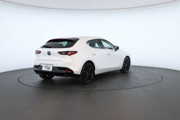 https://vehicle-cdn.autoleague.cloud/30353_61037696_16.jpg