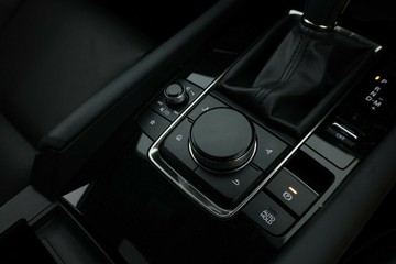 https://vehicle-cdn.autoleague.cloud/30353_61037696_26.jpg
