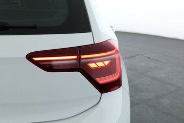 https://vehicle-cdn.autoleague.cloud/30353_61037704_14.jpg