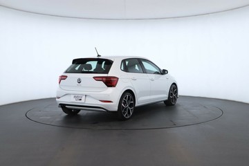 https://vehicle-cdn.autoleague.cloud/30353_61037704_16.jpg