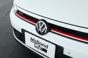 https://vehicle-cdn.autoleague.cloud/30353_61037704_8.jpg