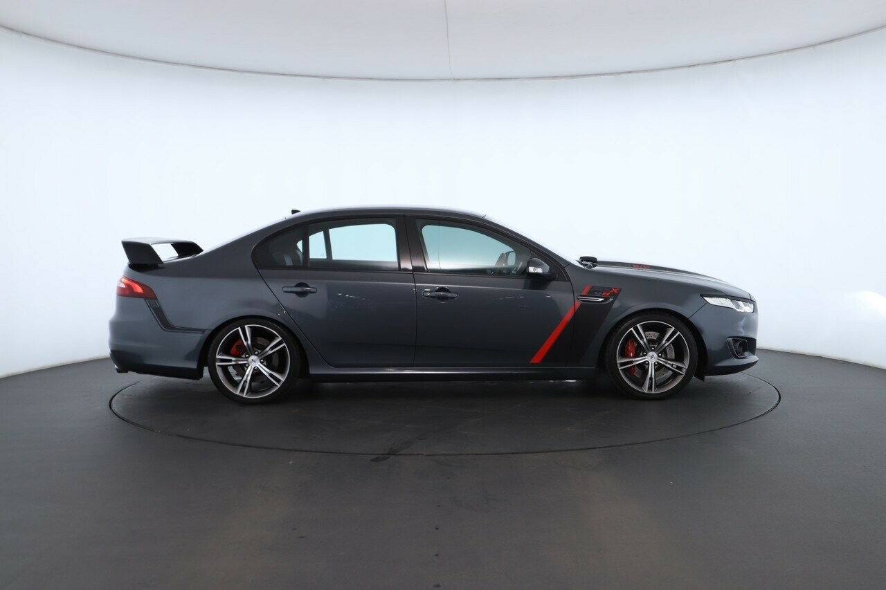 Ford Falcon image 2