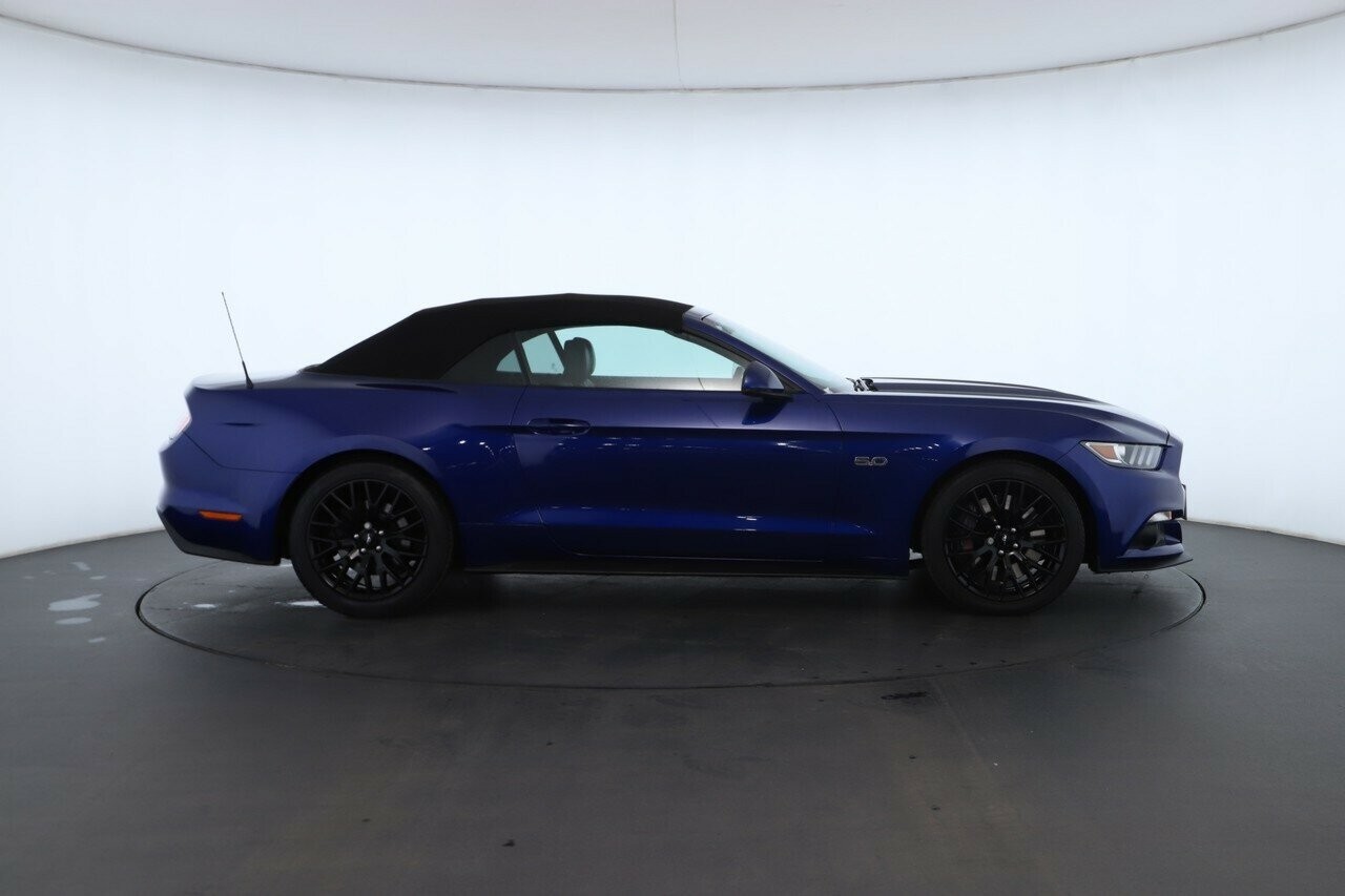 Ford Mustang image 3