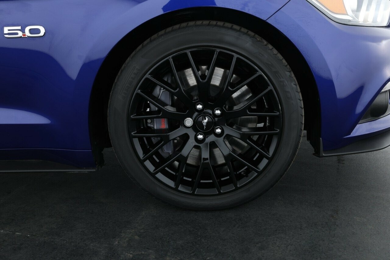 Ford Mustang image 4