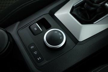 https://vehicle-cdn.autoleague.cloud/30353_61037759_18.jpg