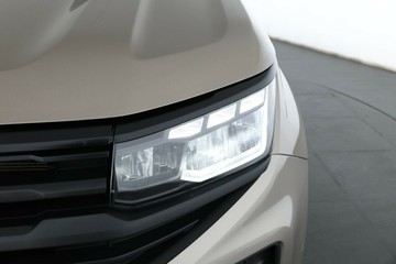 https://vehicle-cdn.autoleague.cloud/30353_61037759_6.jpg