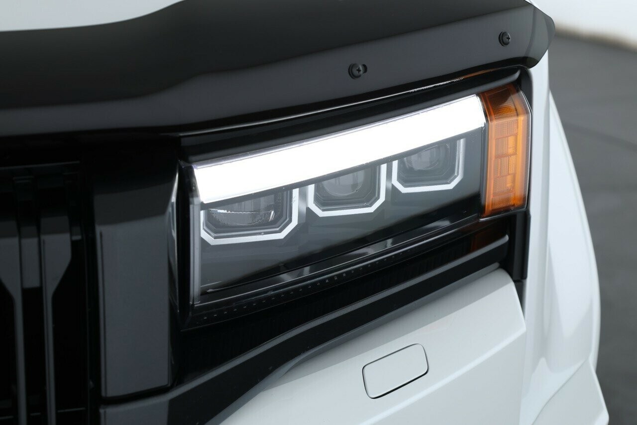 Toyota Landcruiser Prado image 4