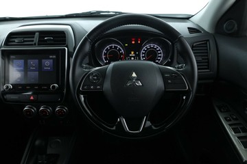 https://vehicle-cdn.autoleague.cloud/30353_61037849_19.jpg