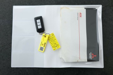 https://vehicle-cdn.autoleague.cloud/30353_61037849_34.jpg