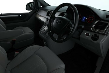 https://vehicle-cdn.autoleague.cloud/30353_61037893_14.jpg