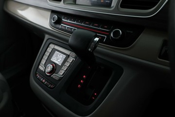 https://vehicle-cdn.autoleague.cloud/30353_61037893_24.jpg