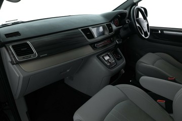 https://vehicle-cdn.autoleague.cloud/30353_61037893_27.jpg