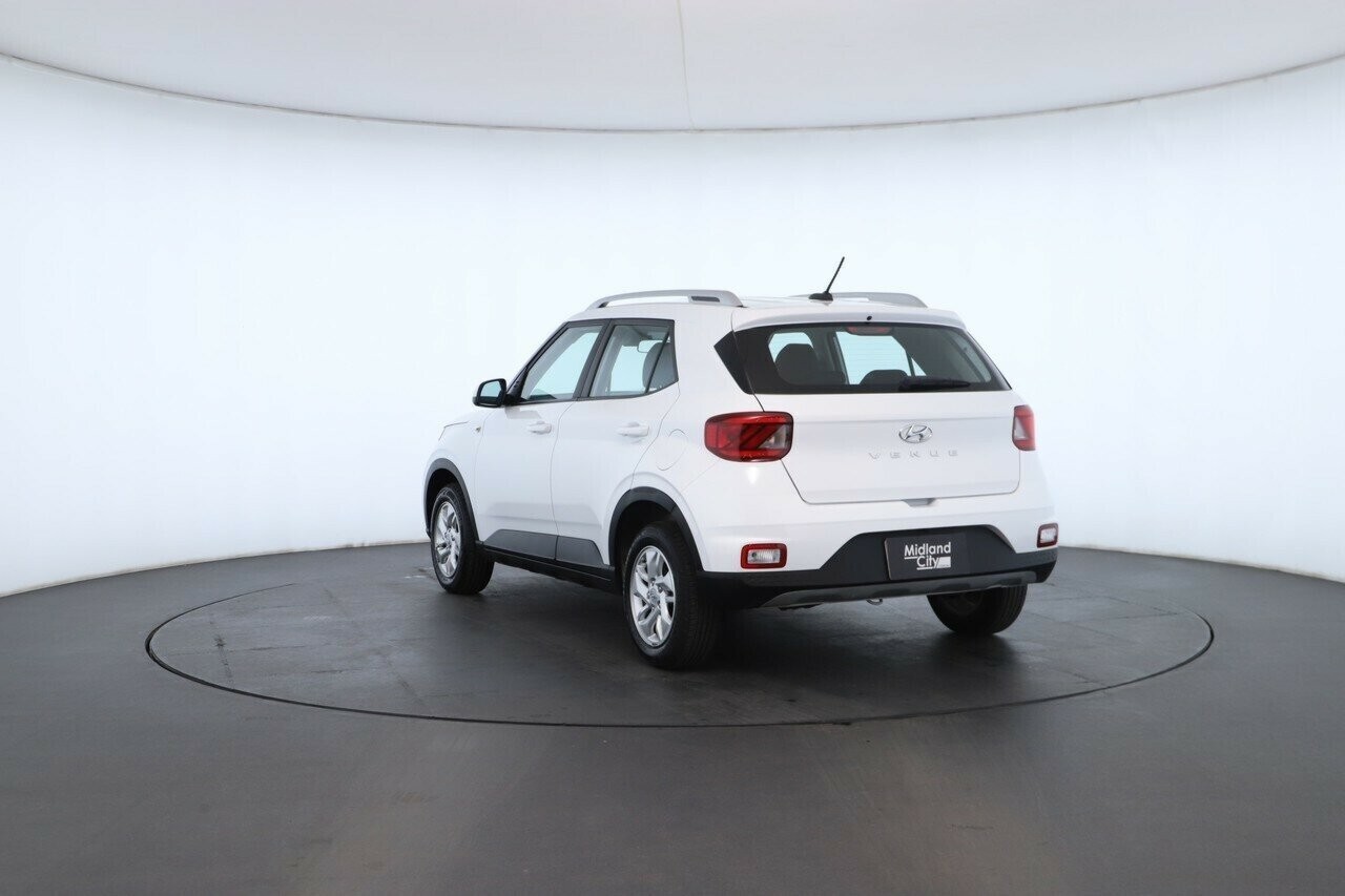 Hyundai Venue image 4
