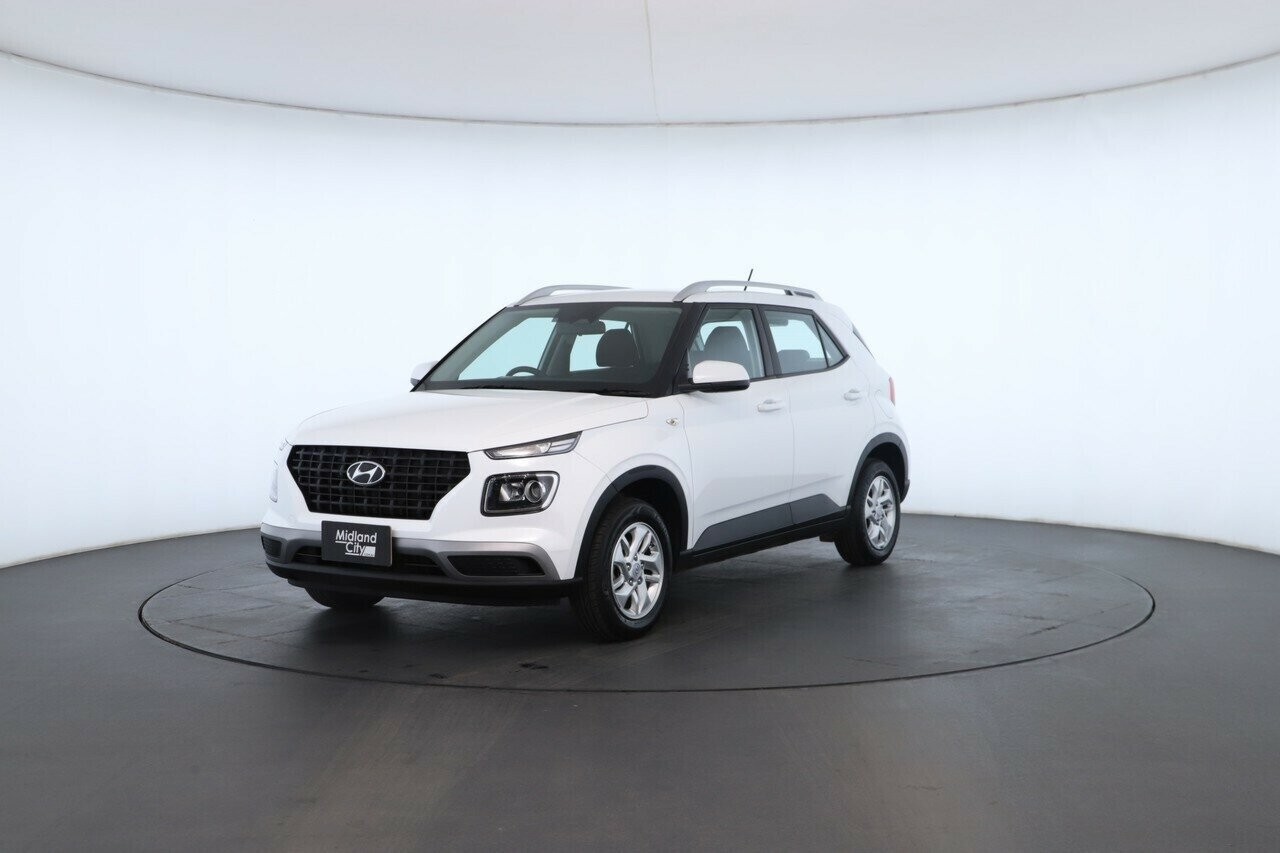 Hyundai Venue image 2