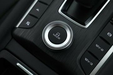 https://vehicle-cdn.autoleague.cloud/30353_61038029_29.jpg