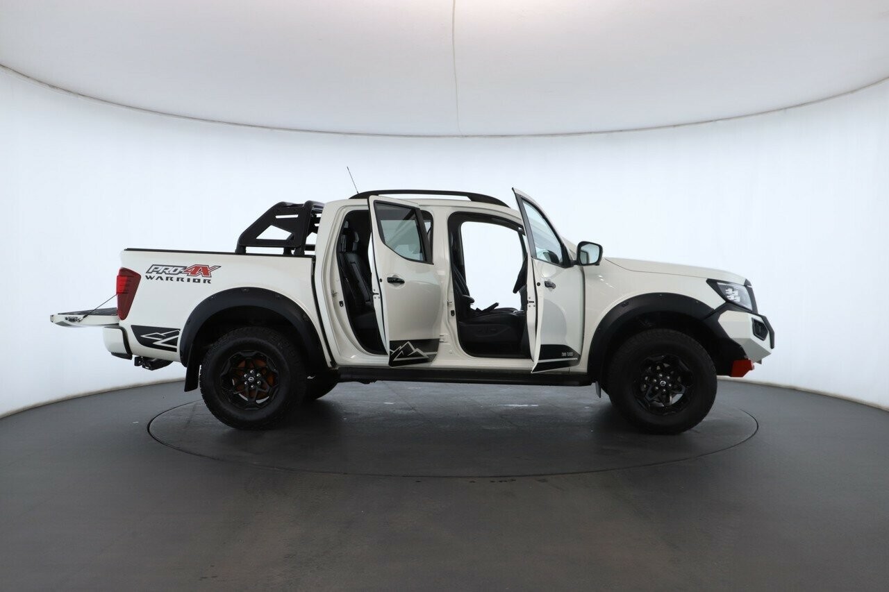 Nissan Navara image 2