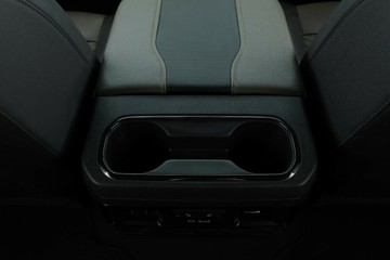 https://vehicle-cdn.autoleague.cloud/30353_61038091_33.jpg