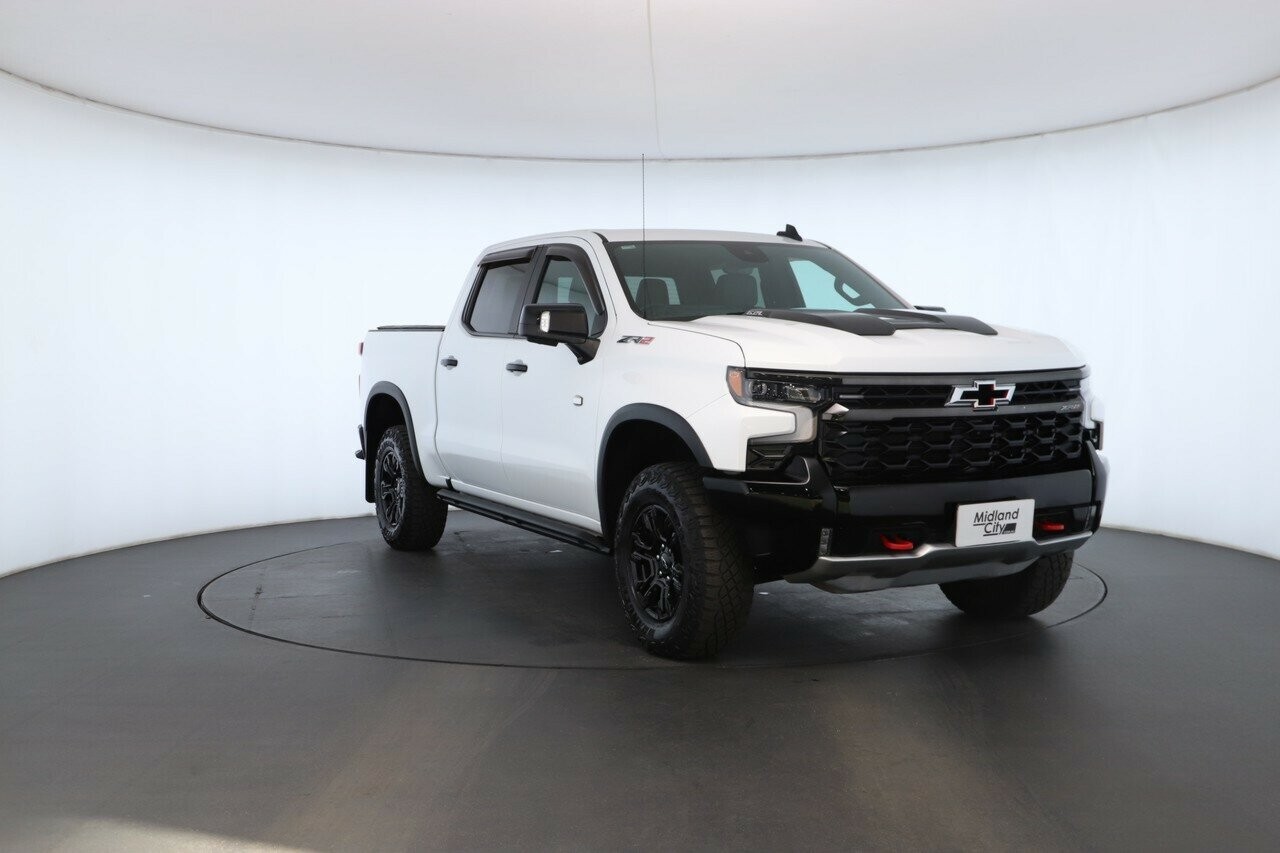 Chevrolet Silverado image 4