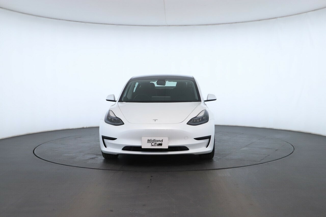 Tesla Model 3 image 4