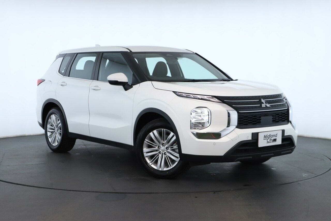 Mitsubishi Outlander image 1