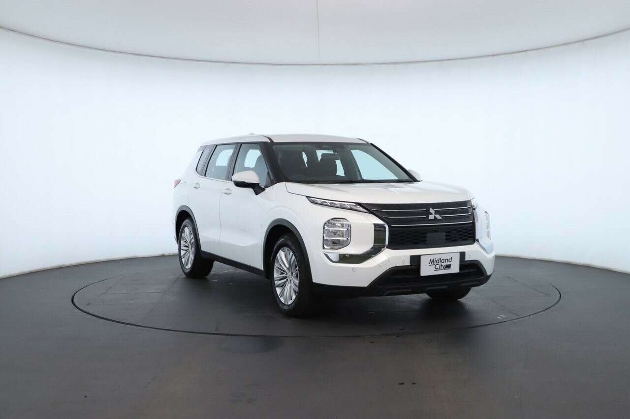 Mitsubishi Outlander image 4