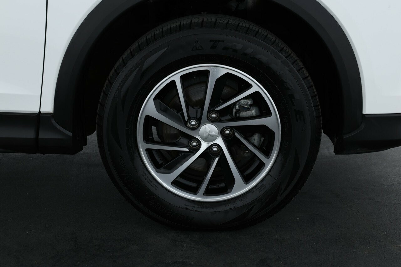 Mitsubishi Eclipse Cross image 3