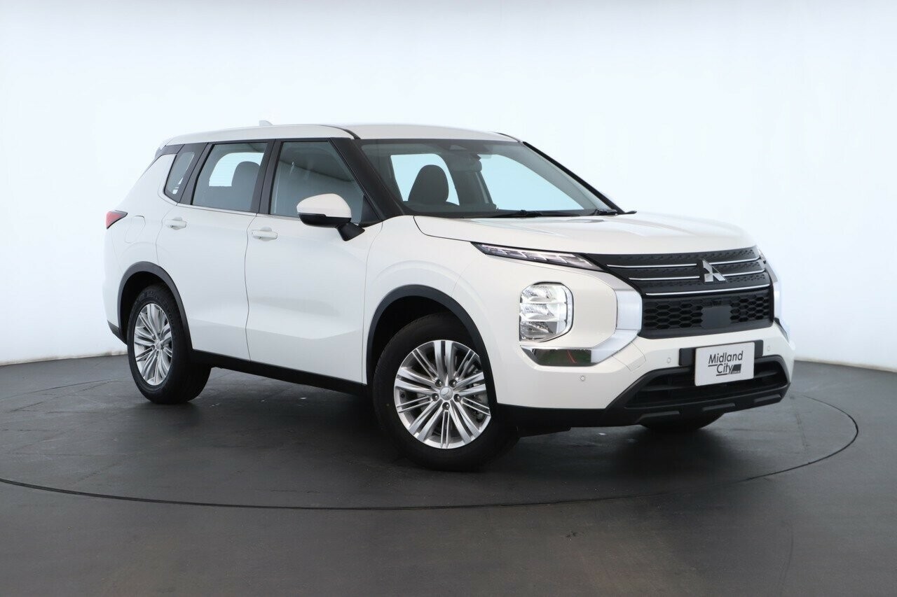 Mitsubishi Outlander image 1