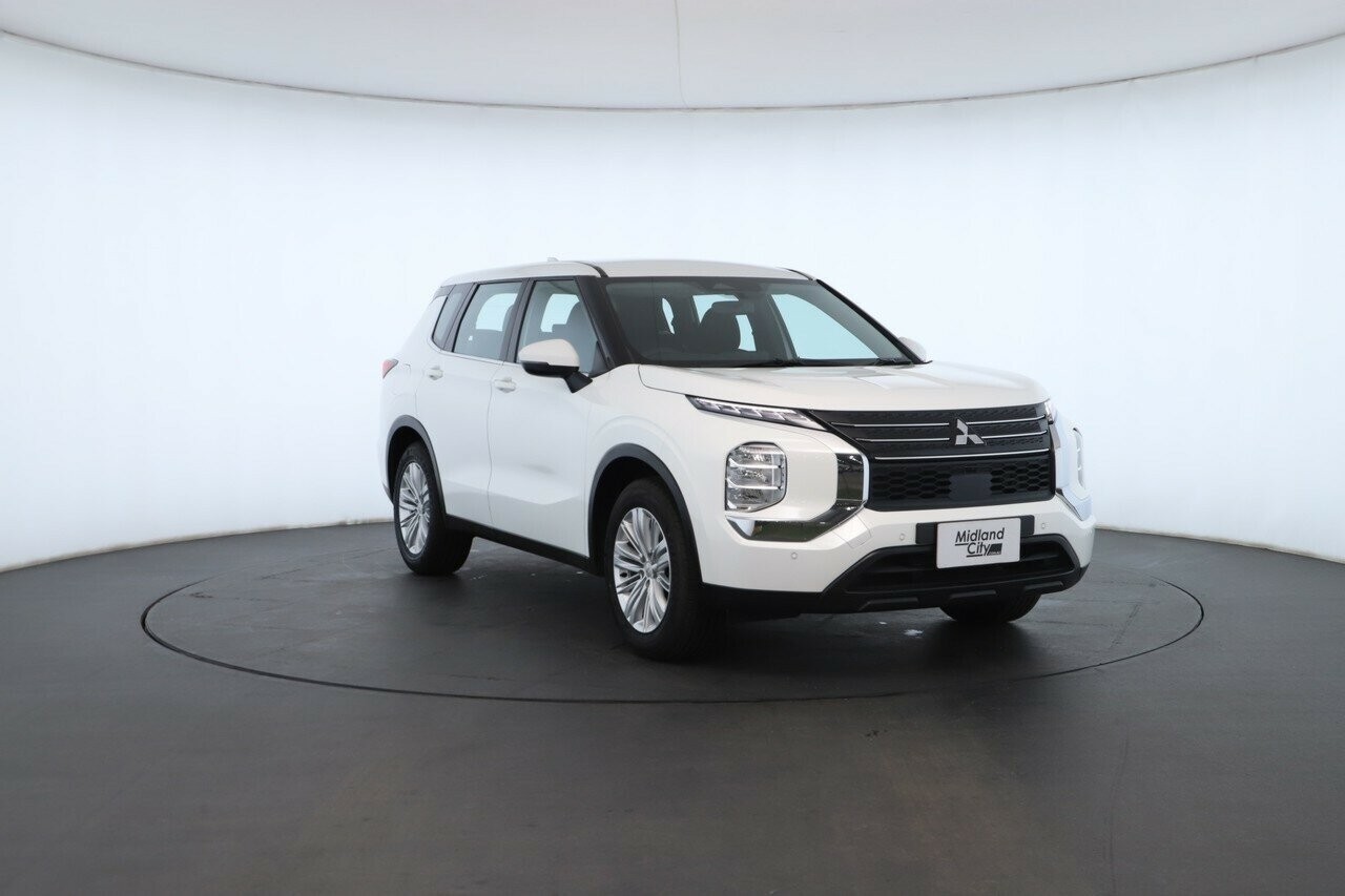 Mitsubishi Outlander image 4