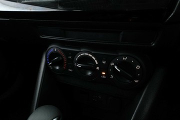 https://vehicle-cdn.autoleague.cloud/30353_61038266_22.jpg