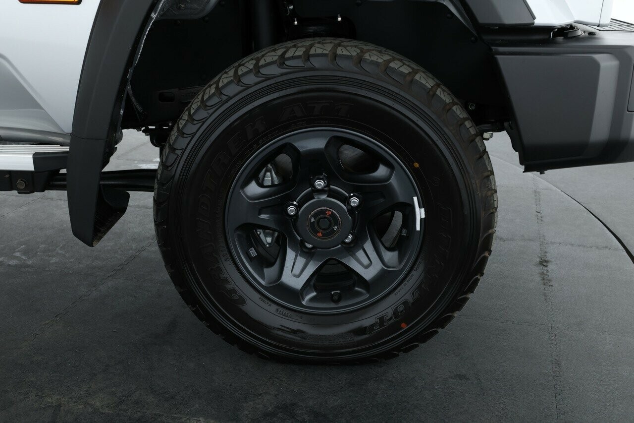 Toyota Landcruiser image 3