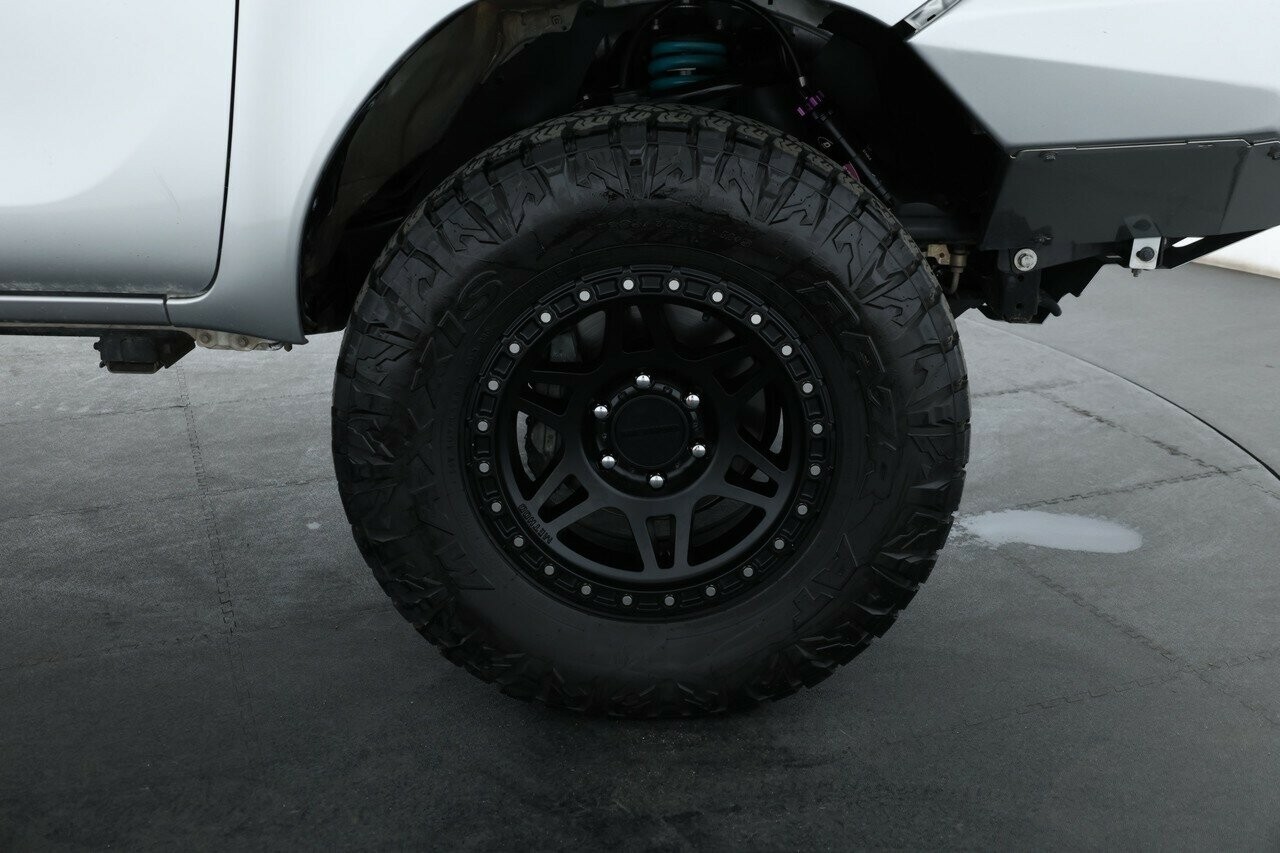 Toyota Hilux image 3