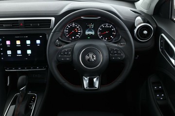 https://vehicle-cdn.autoleague.cloud/30353_61038403_13.jpg