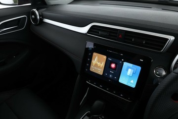 https://vehicle-cdn.autoleague.cloud/30353_61038403_15.jpg