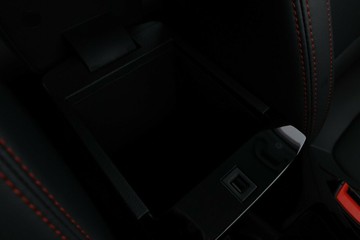 https://vehicle-cdn.autoleague.cloud/30353_61038404_25.jpg