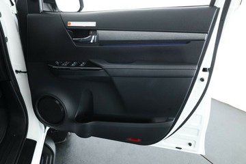 https://vehicle-cdn.autoleague.cloud/30353_61038414_18.jpg