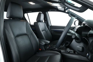 https://vehicle-cdn.autoleague.cloud/30353_61038414_19.jpg