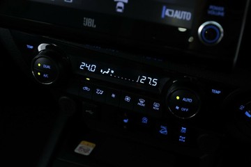 https://vehicle-cdn.autoleague.cloud/30353_61038414_27.jpg